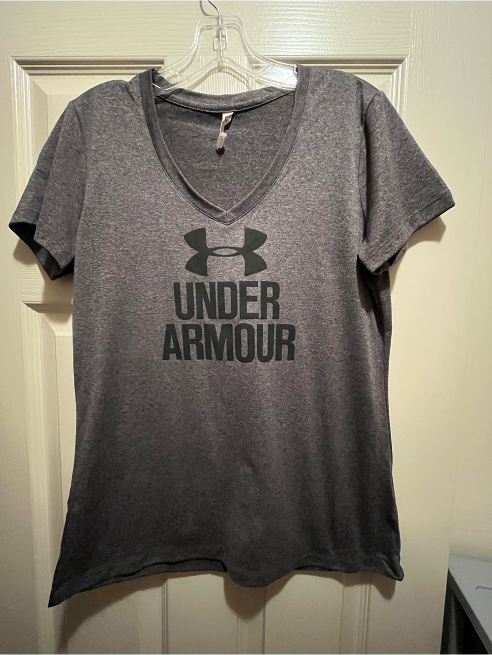 Under Armour Women’s V-neck T-shirt Gray Size Small